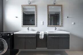 Kymothoe Elite Suites