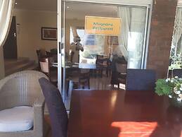 Hoyohoyo Chartwell Lodge