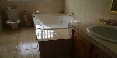 Hoyohoyo Chartwell Lodge