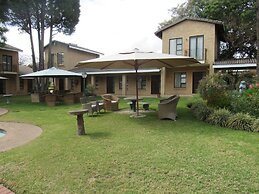 Hoyohoyo Chartwell Lodge