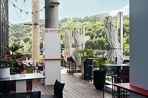 Novotel Lyon Centre Confluence Bord de Saone
