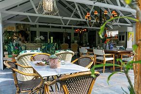 Noosa Valley Manor B&B Retreat