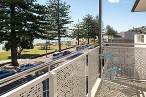 Navigate Seaside Hotel
