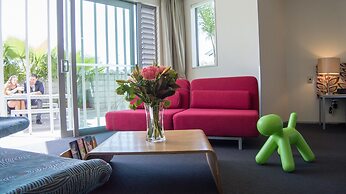 Navigate Seaside Hotel