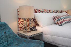 Navigate Seaside Hotel