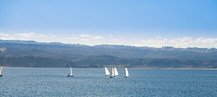 Navigate Seaside Hotel