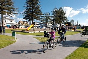 Navigate Seaside Hotel