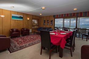 By the Bay Beachfront Apartments