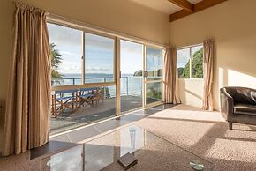 By the Bay Beachfront Apartments