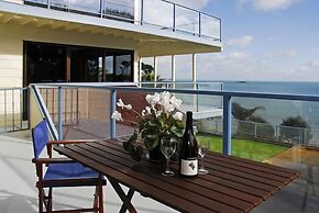 By the Bay Beachfront Apartments