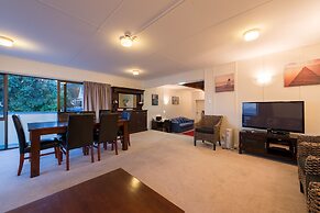 By the Bay Beachfront Apartments