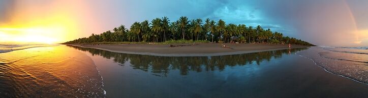 Clandestino Beach