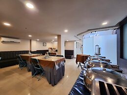 Hotel Lee International