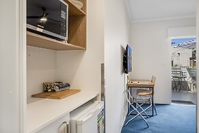 Nelson Towers Motel & Apartments