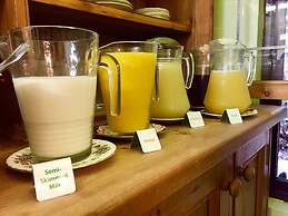 Thatched Cottage Hotel