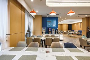 Holiday Inn Express Chongqing Guanyinqiao by IHG