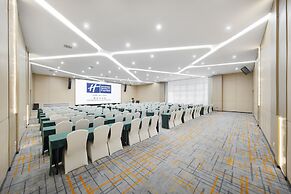 Holiday Inn Express Chongqing Guanyinqiao by IHG
