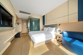 Holiday Inn Express Chongqing Guanyinqiao by IHG