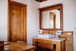 Aqua Oceanfront Hotel Resort