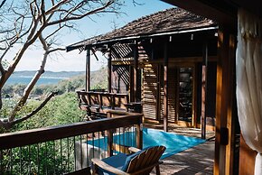 Aqua Oceanfront Hotel Resort