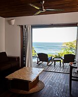 Aqua Oceanfront Hotel Resort