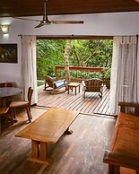 Aqua Oceanfront Hotel Resort