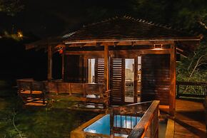 Aqua Oceanfront Hotel Resort