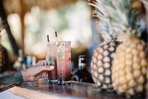 Aqua Oceanfront Hotel Resort