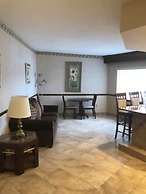 Chalet Inn & Suites Centerport