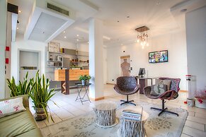 D-Place Hotel & Suite