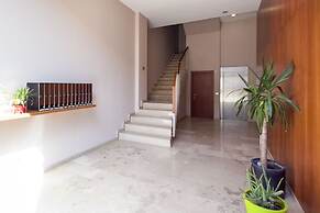 Inside Barcelona Apartments Mercat