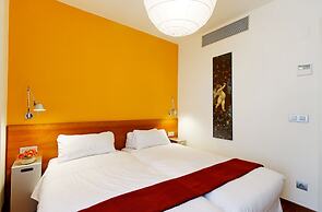 Inside Barcelona Apartments Mercat