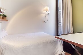 Inside Barcelona Apartments Mercat