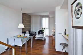 Inside Barcelona Apartments Mercat