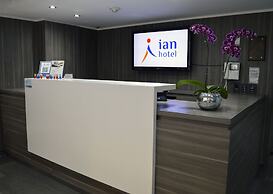 Ian Hotel