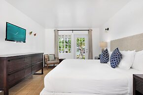 Pelican Beach Hotel