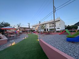 Aquarius Beach Eco-Hotel