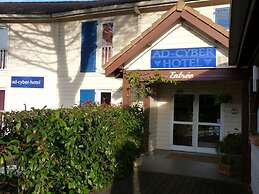 Ad Cyber Hotel