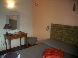 Ad Cyber Hotel