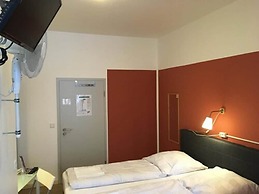 Gaestehaus Kaiserpassage - Hostel