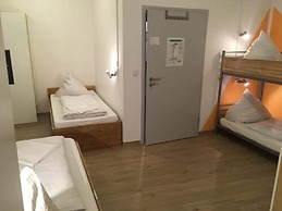 Gaestehaus Kaiserpassage - Hostel