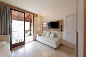 Canado Club Family Village