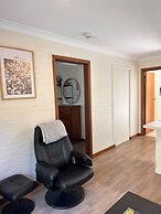 Emu Beach Chalets