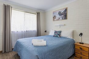 Emu Beach Chalets