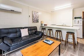 Emu Beach Chalets