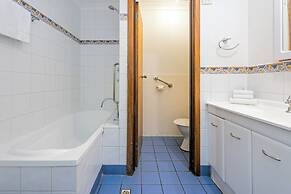 Emu Beach Chalets