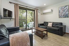 Emu Beach Chalets
