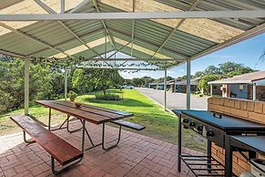 Emu Beach Chalets