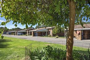 Emu Beach Chalets