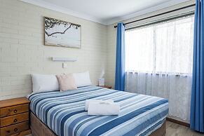 Emu Beach Chalets